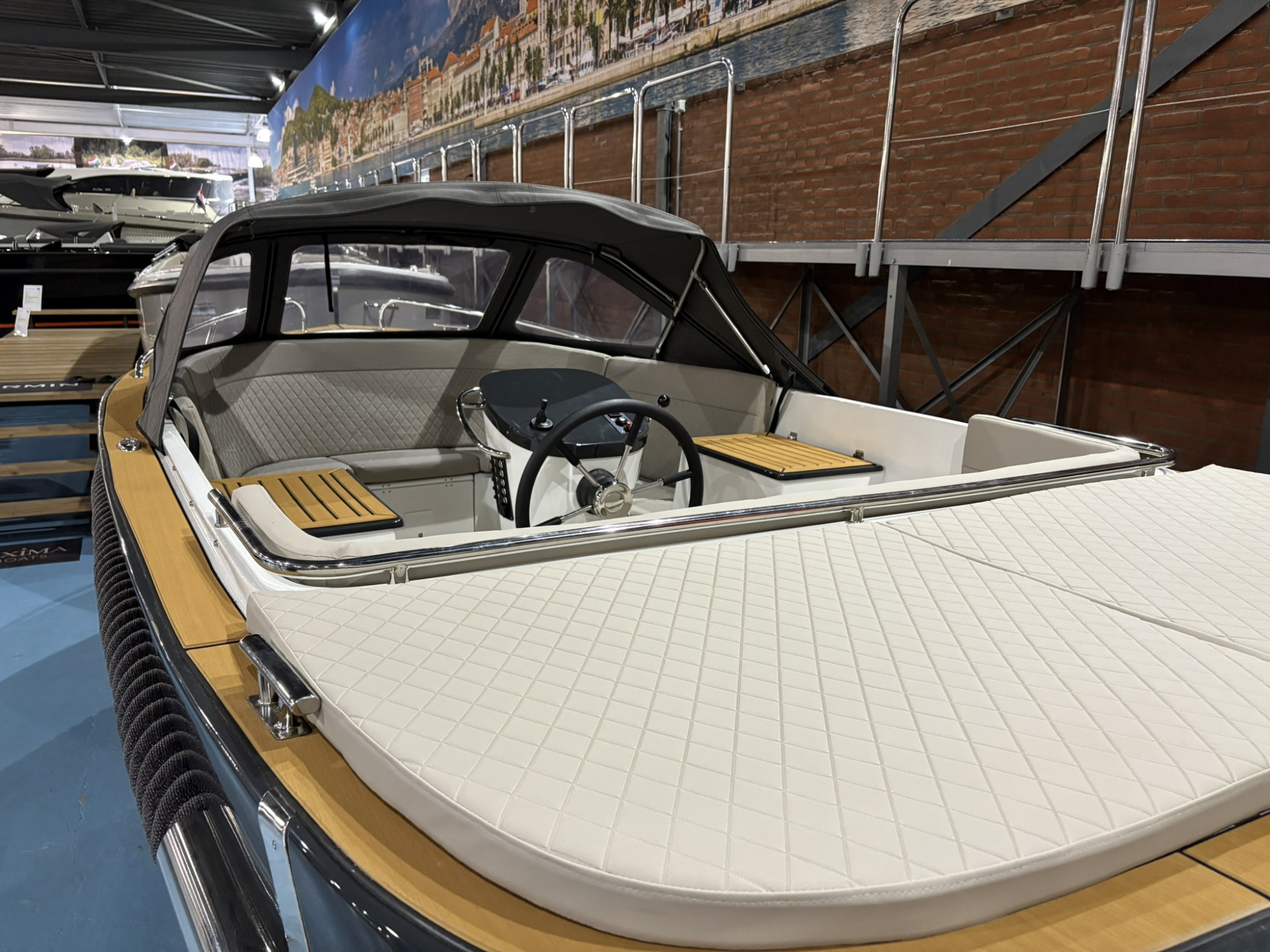 Maxima Boats 620 retro MC in donkergrijs op voorraad!