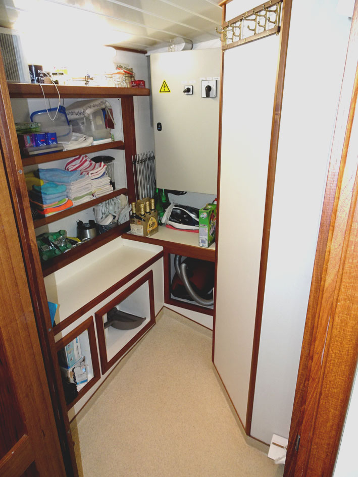 Luxe Motor Cruise 19.75