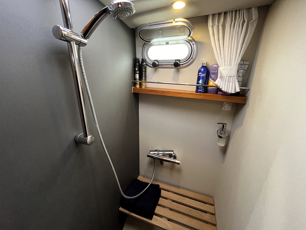 Linssen Grand Sturdy 470 Sedan Wheelhouse