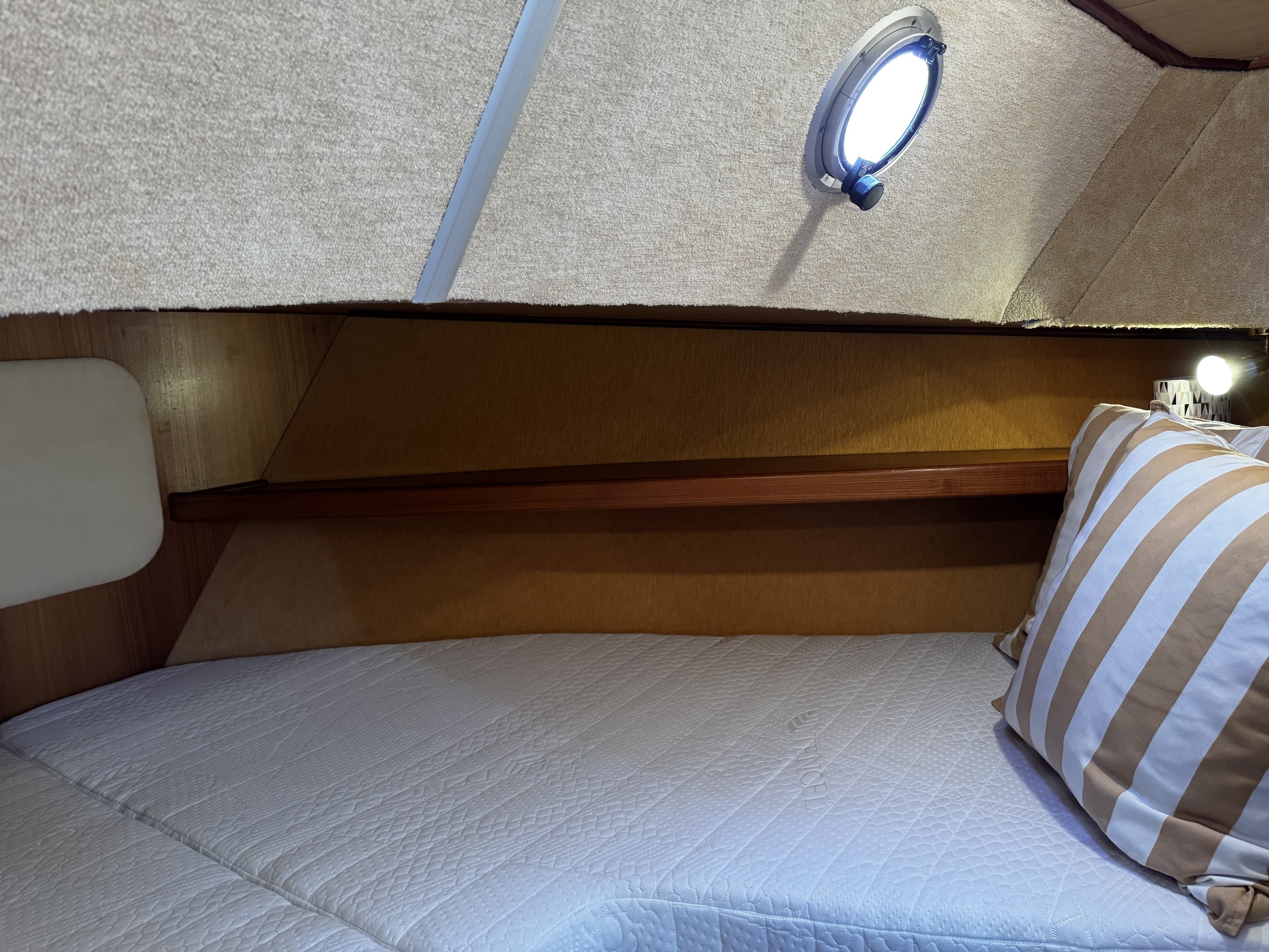 Aquanaut Drifter Trawler 1250 AK