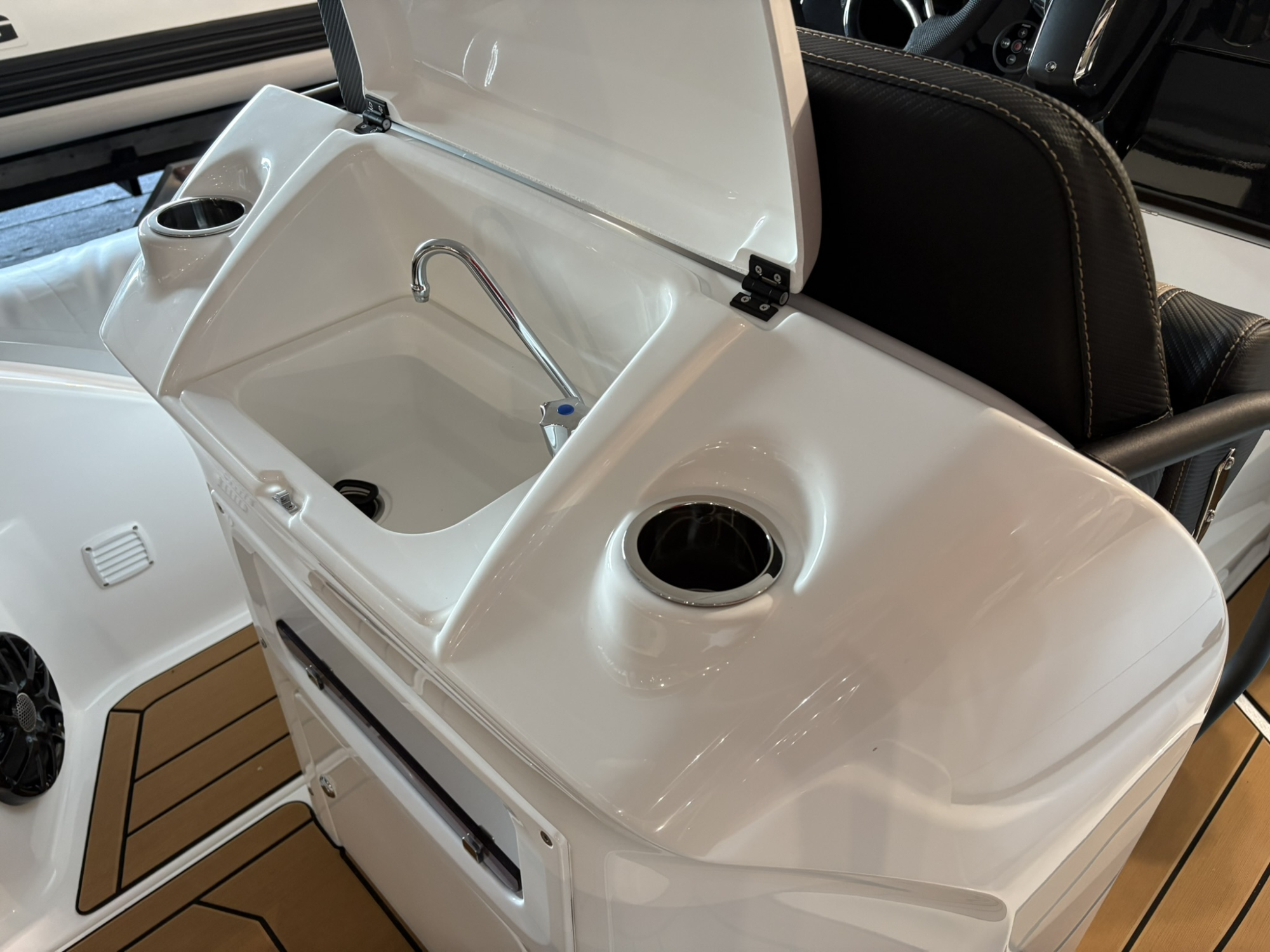 Grand Ribs Grand Golden Line G680 met Mercury 200 pk V8 op voorraad!