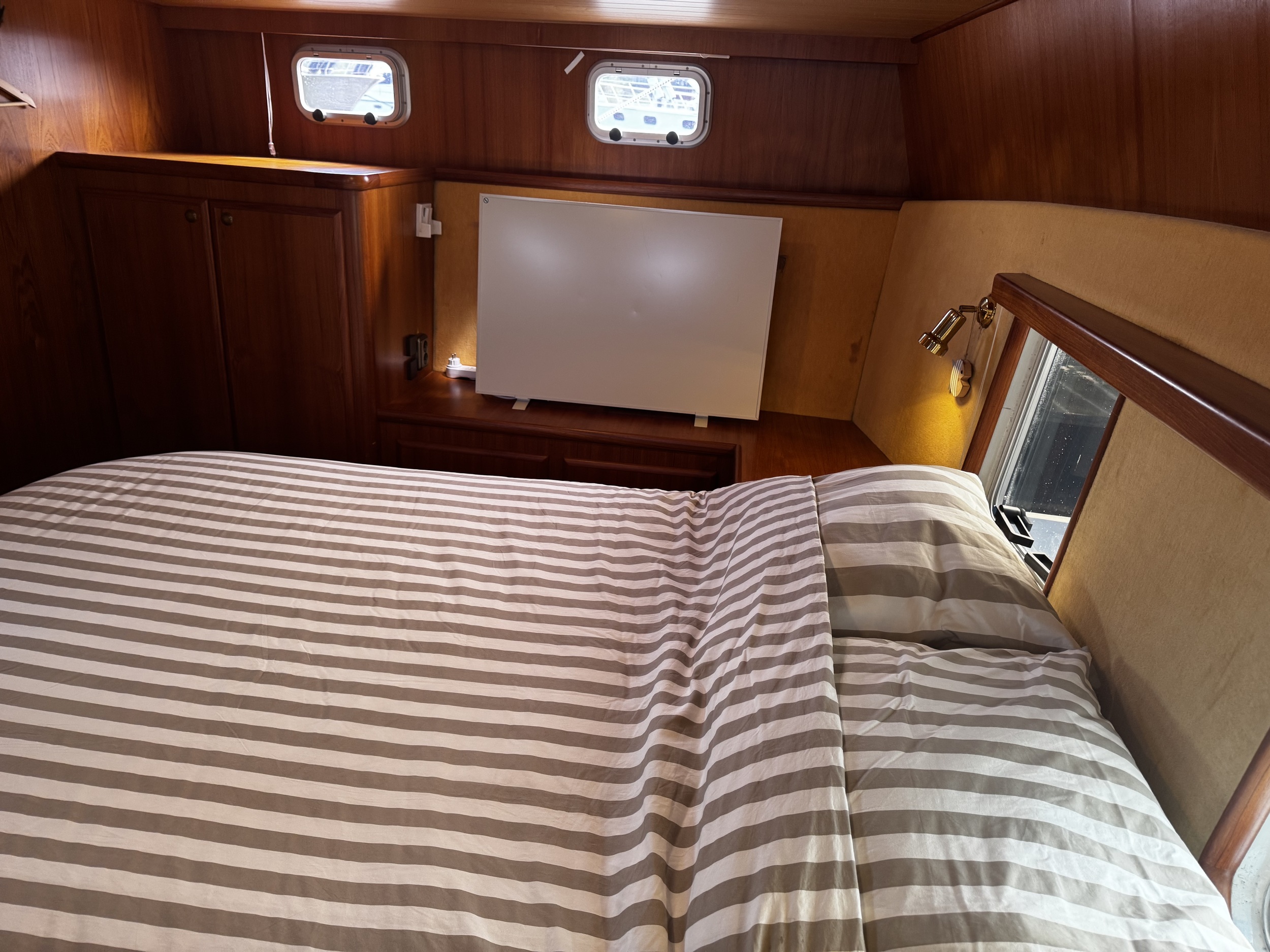 Aquanaut Drifter Trawler 1250 AK