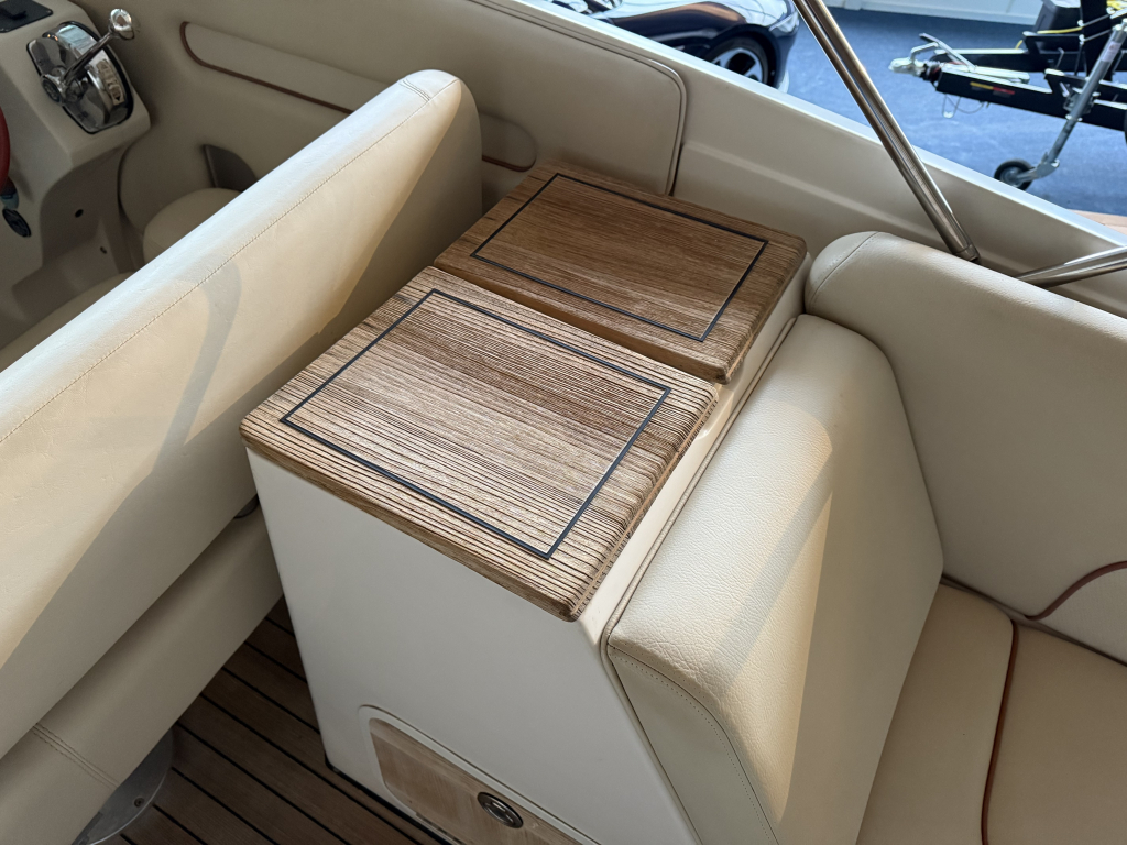 Chris Craft Corsair 28