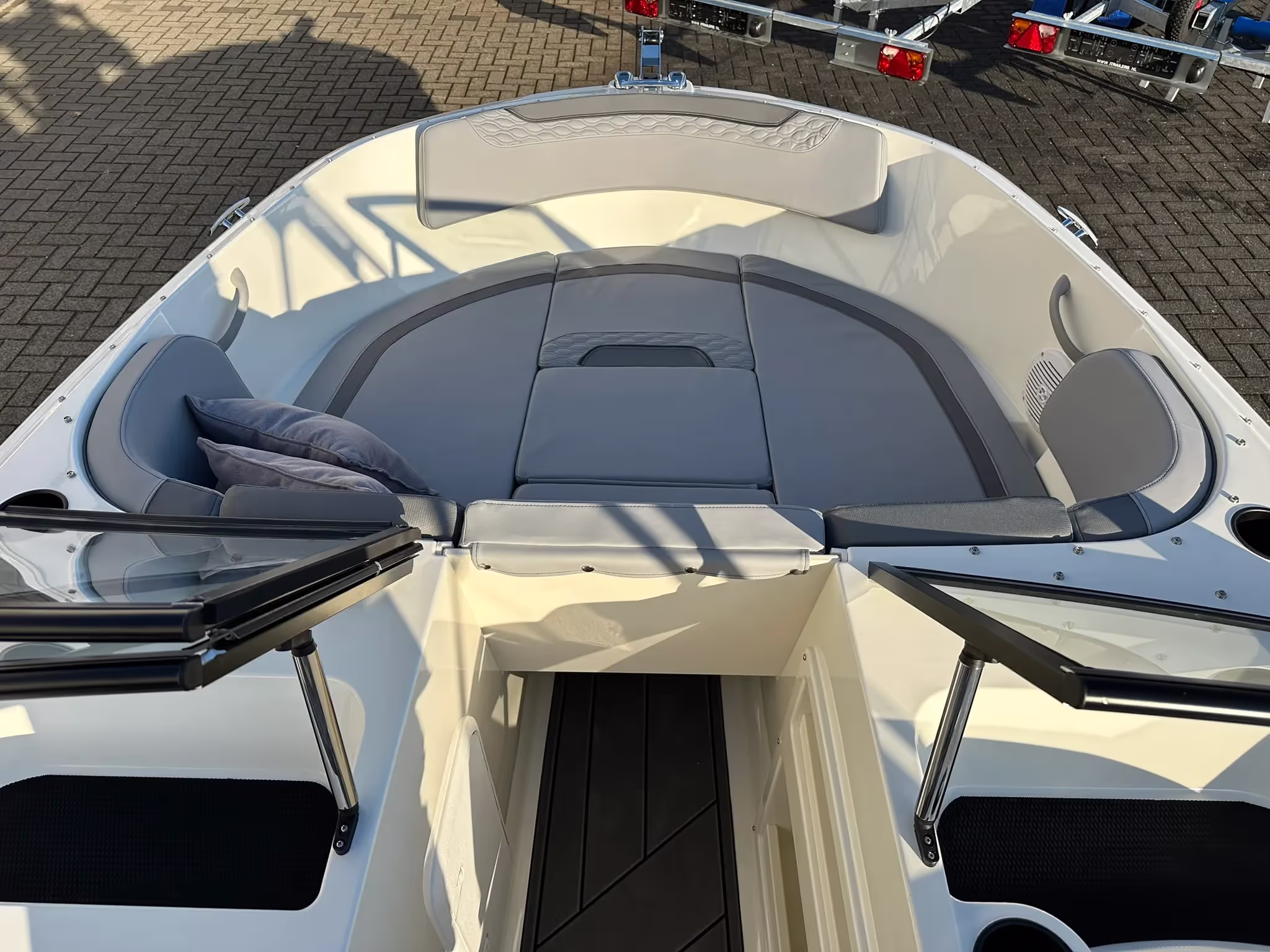 Bayliner Element M17