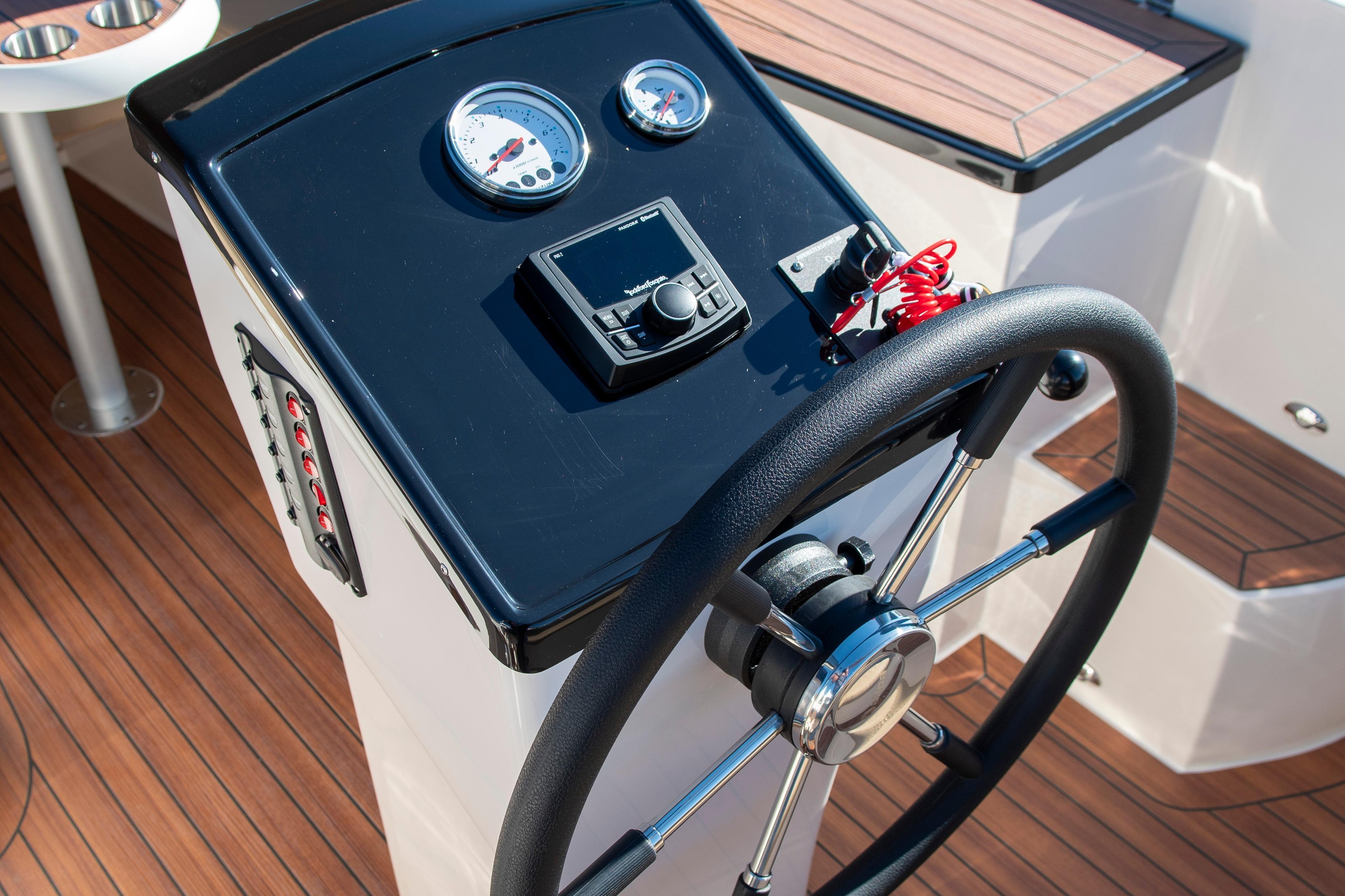 Lago Amore 606 Tender