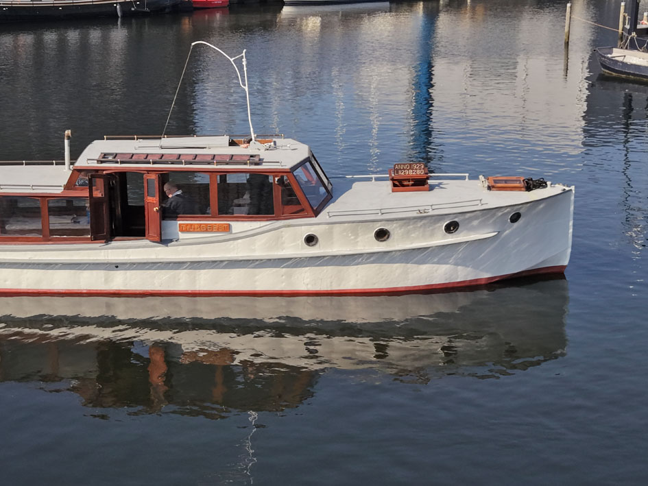 Bakdeksalonkruiser 11.20