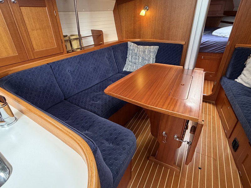 Arcona 370