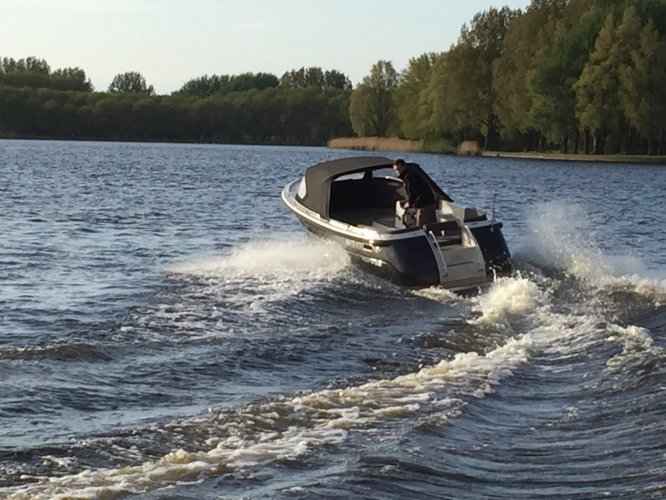 Primeur 700 Tender DE GROOTSTE SLOEPENSHOWROOM VAN NEDERLAND