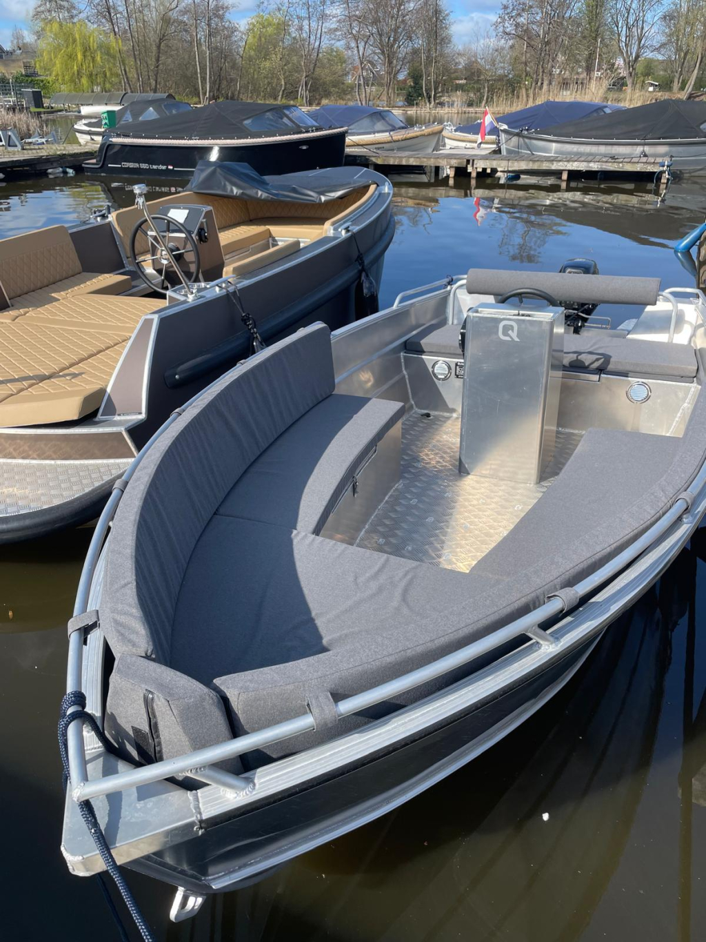 Qwest R485 Suzuki 20pk Loosdrecht
