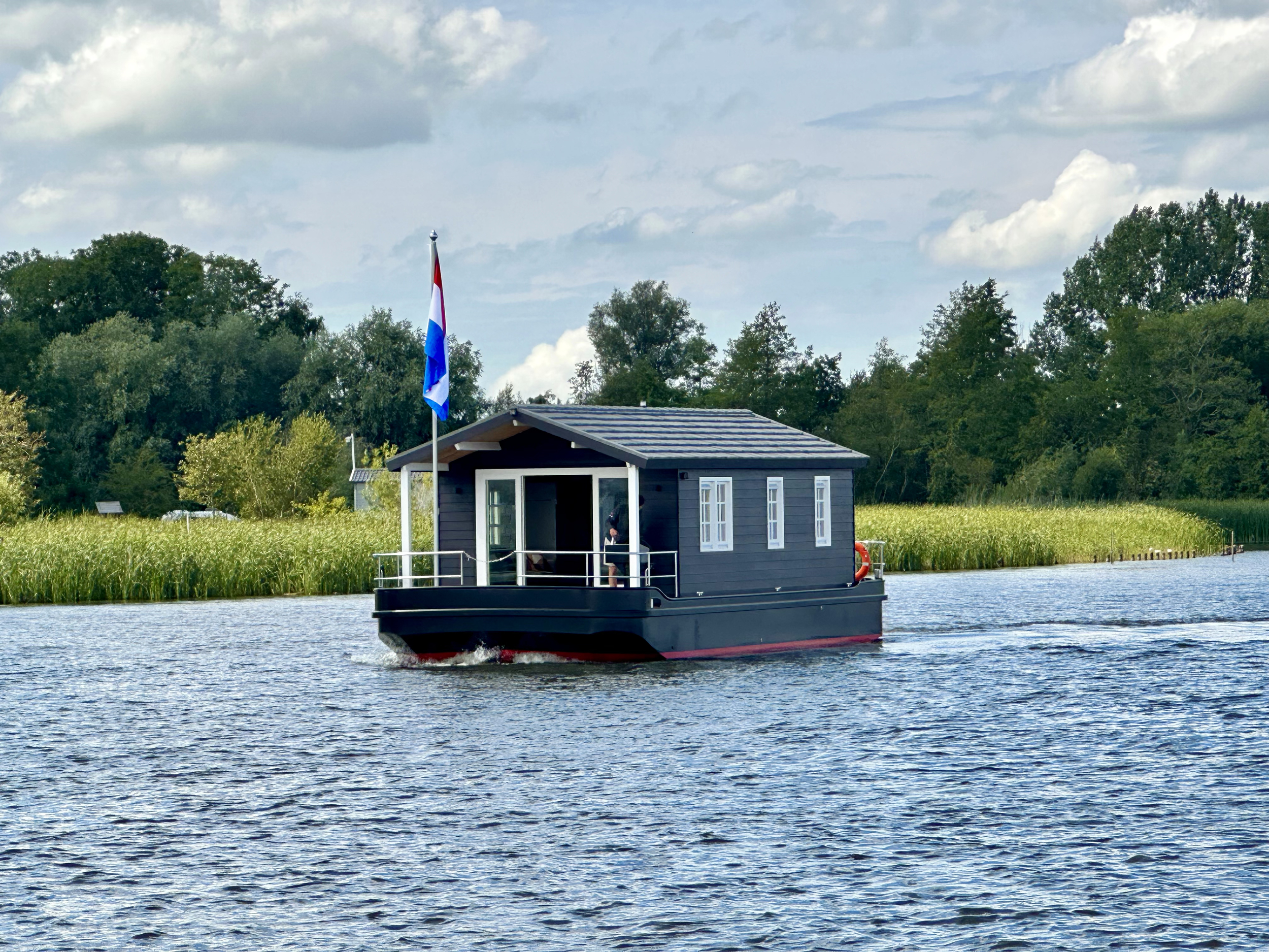 HOMESHIP VaarChalet In Amsterdam 1250D Luxe Houseboat