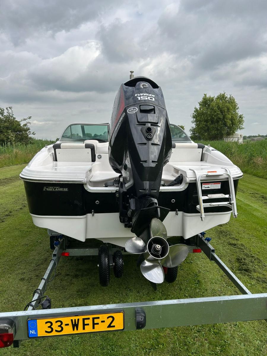 Four Winns H180 outboard