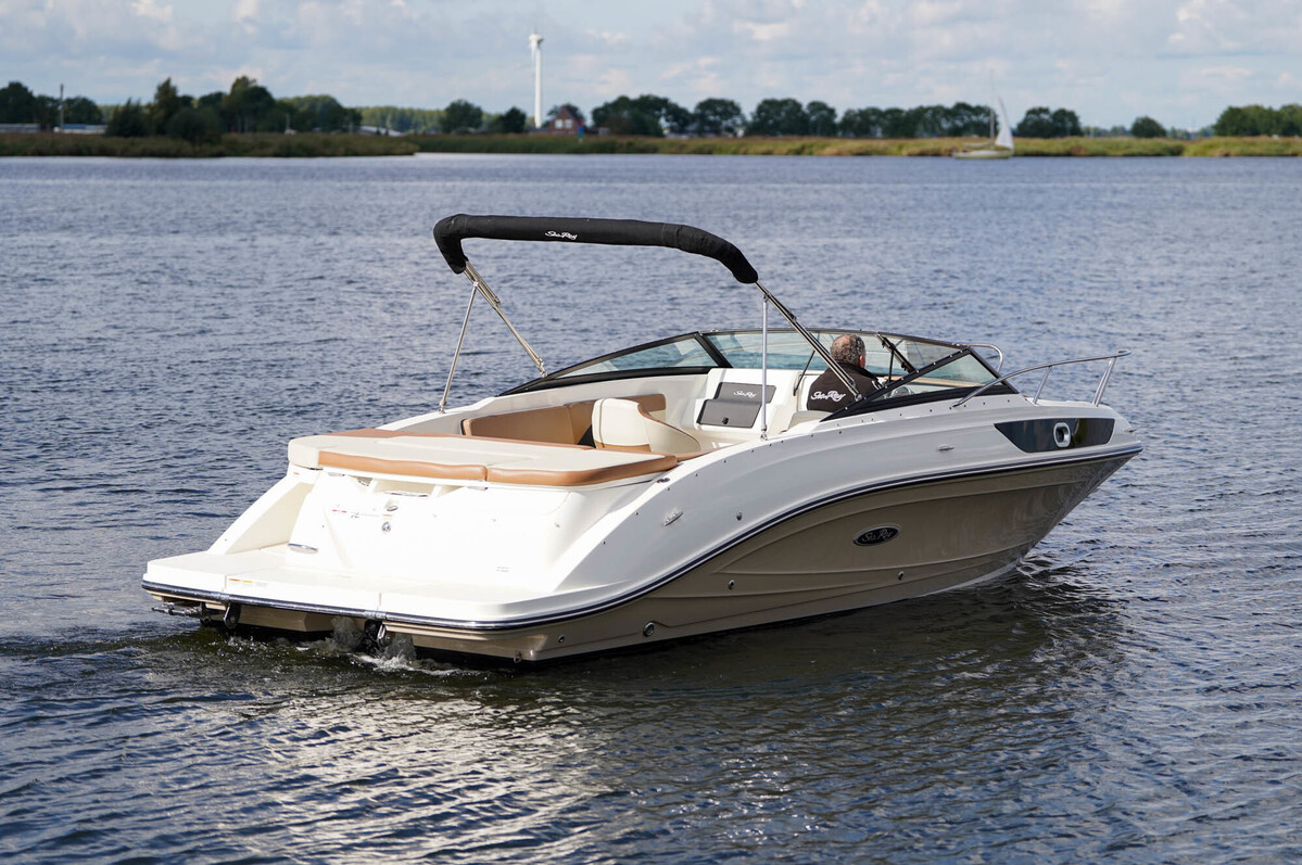 Sea Ray Sun Sport 230