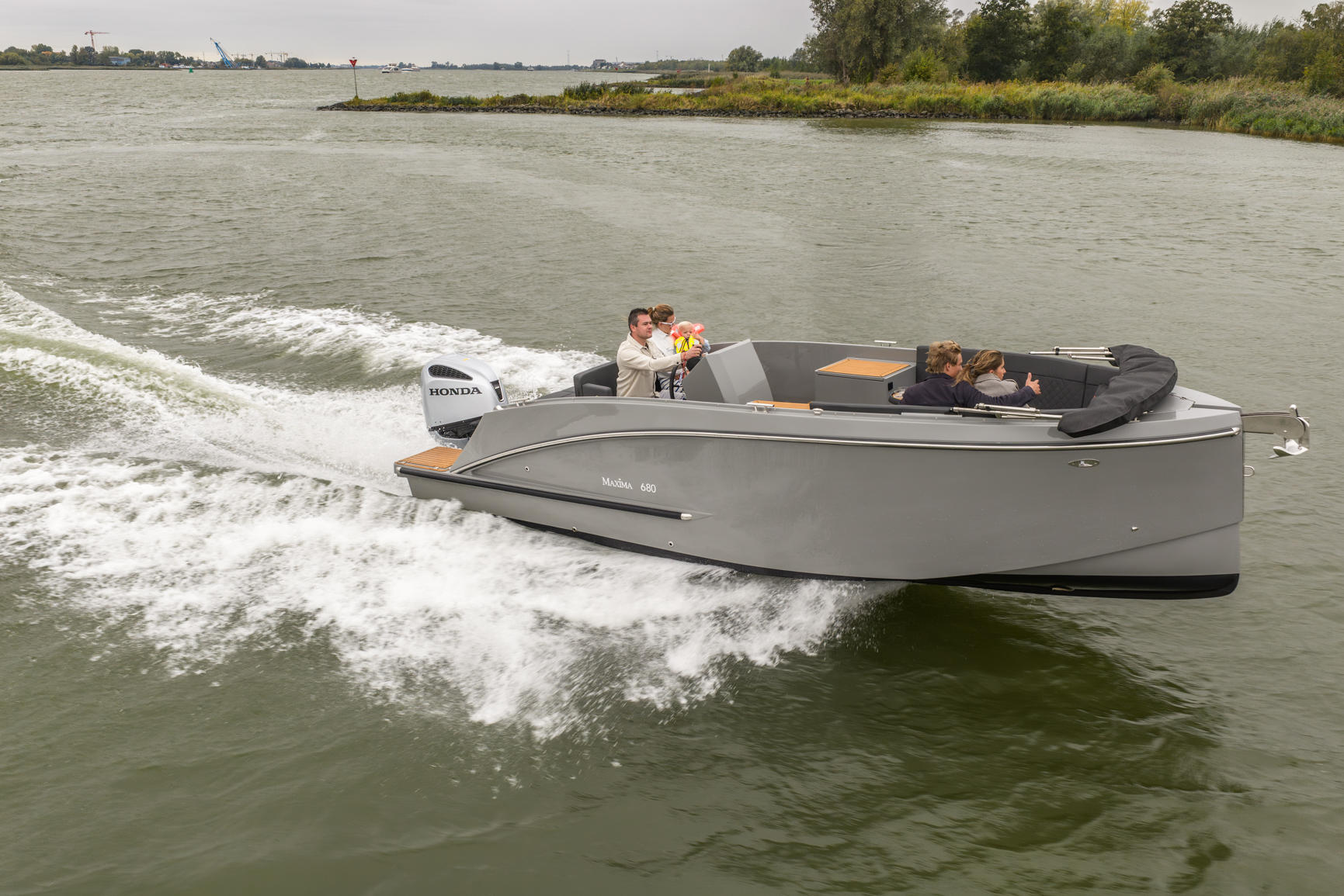 Maxima Boats 680 Sport Lounge met Honda 150 pk op voorraad!