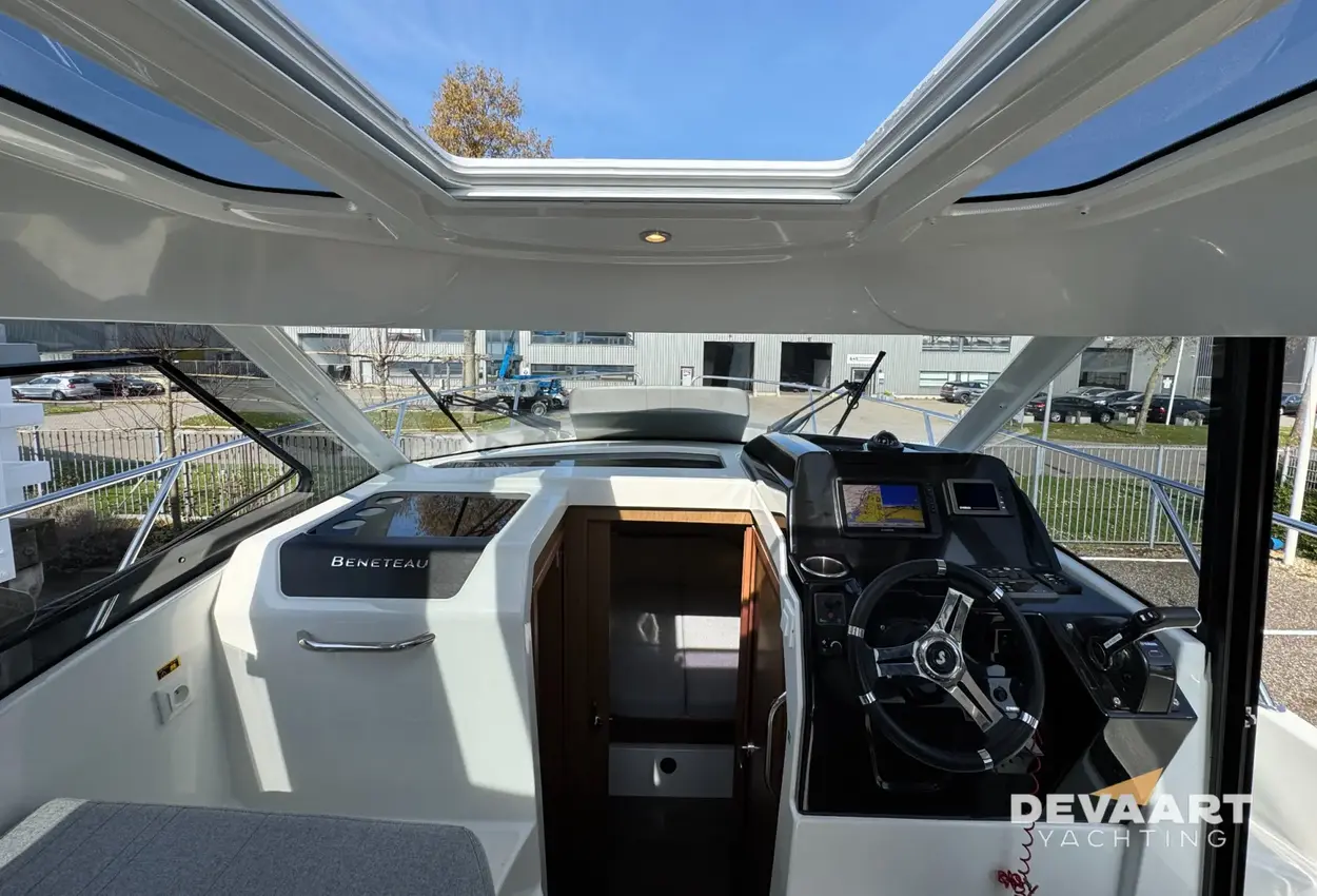 Beneteau Antares 9