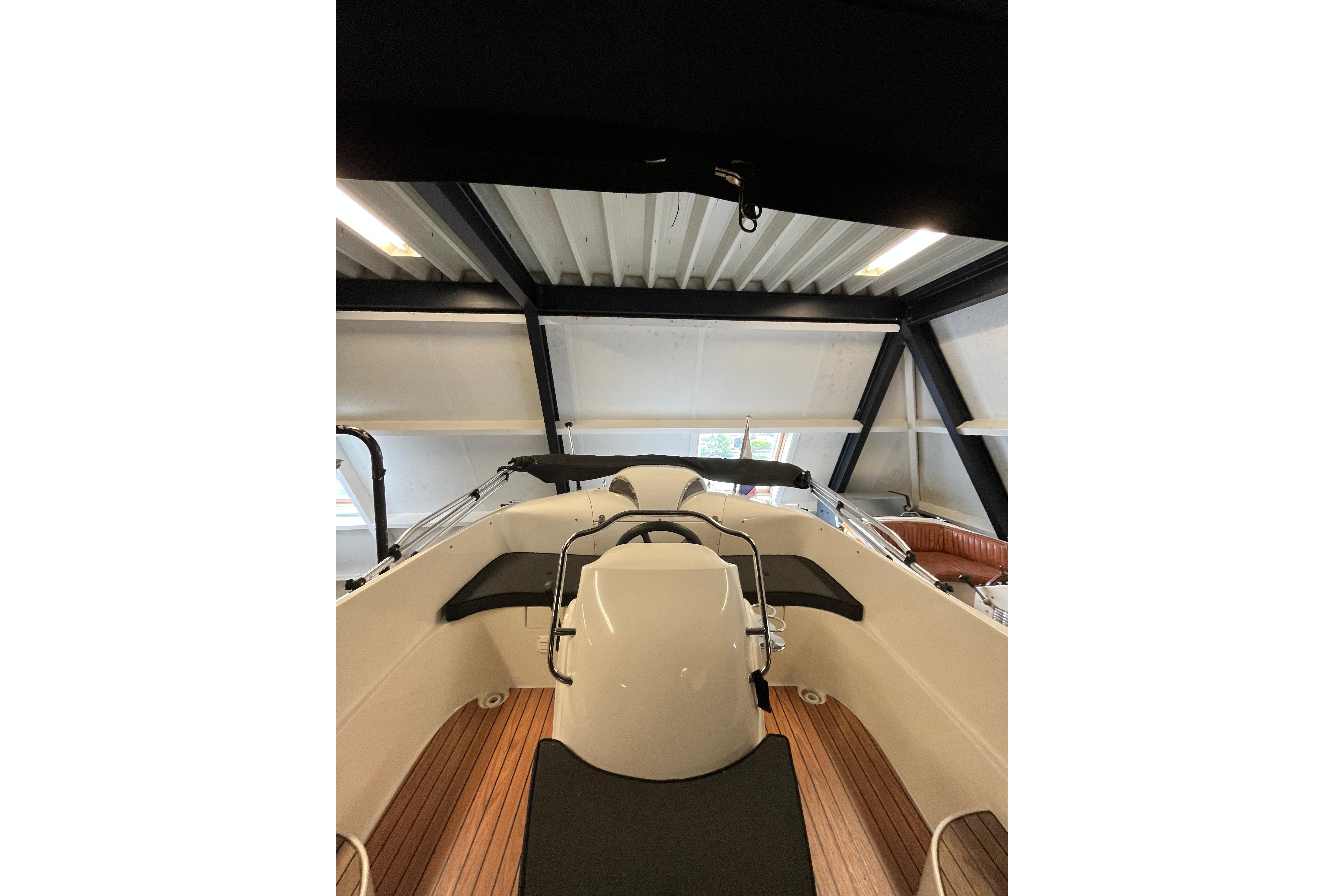 Oud Huijzer 600 Tender