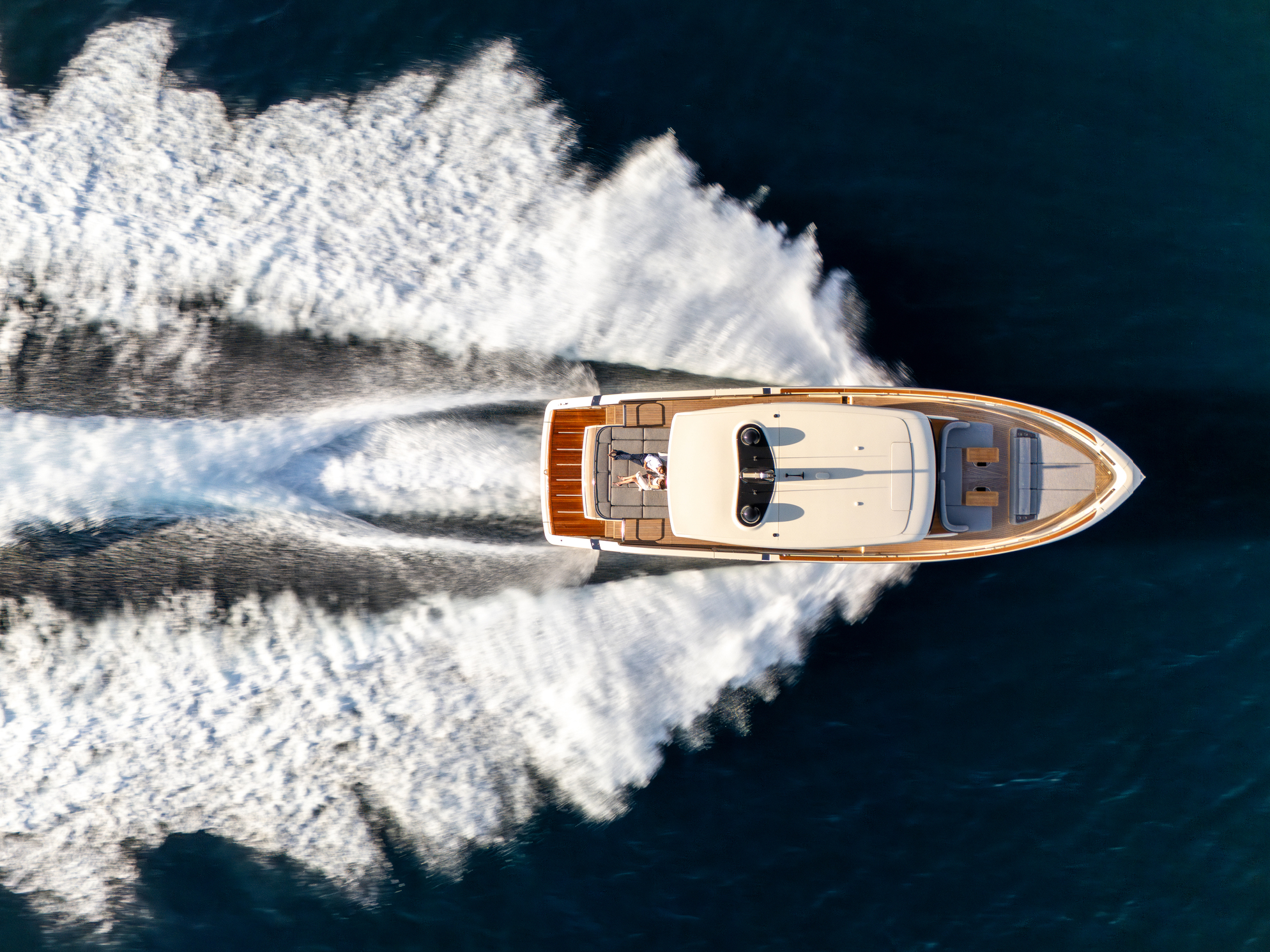 Invictus yachts Invictus ST550 met 2x 950 pk Volvo IPS direct leverbaar