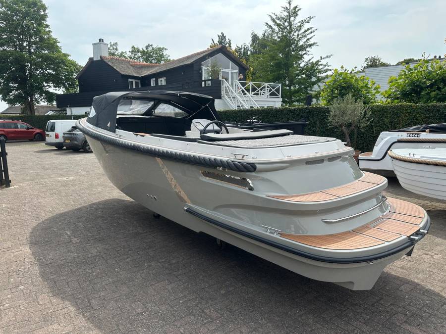 Oud huijzer 740 tender Loosdrecht