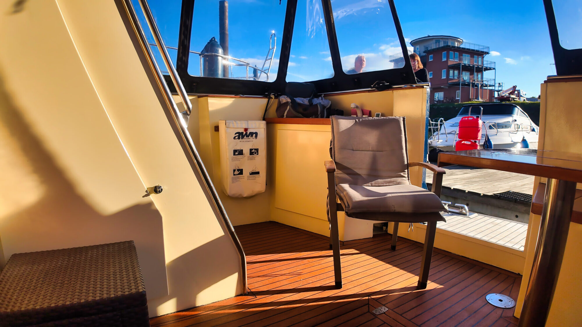 Bruce Roberts Euro 12.00 Flybridge