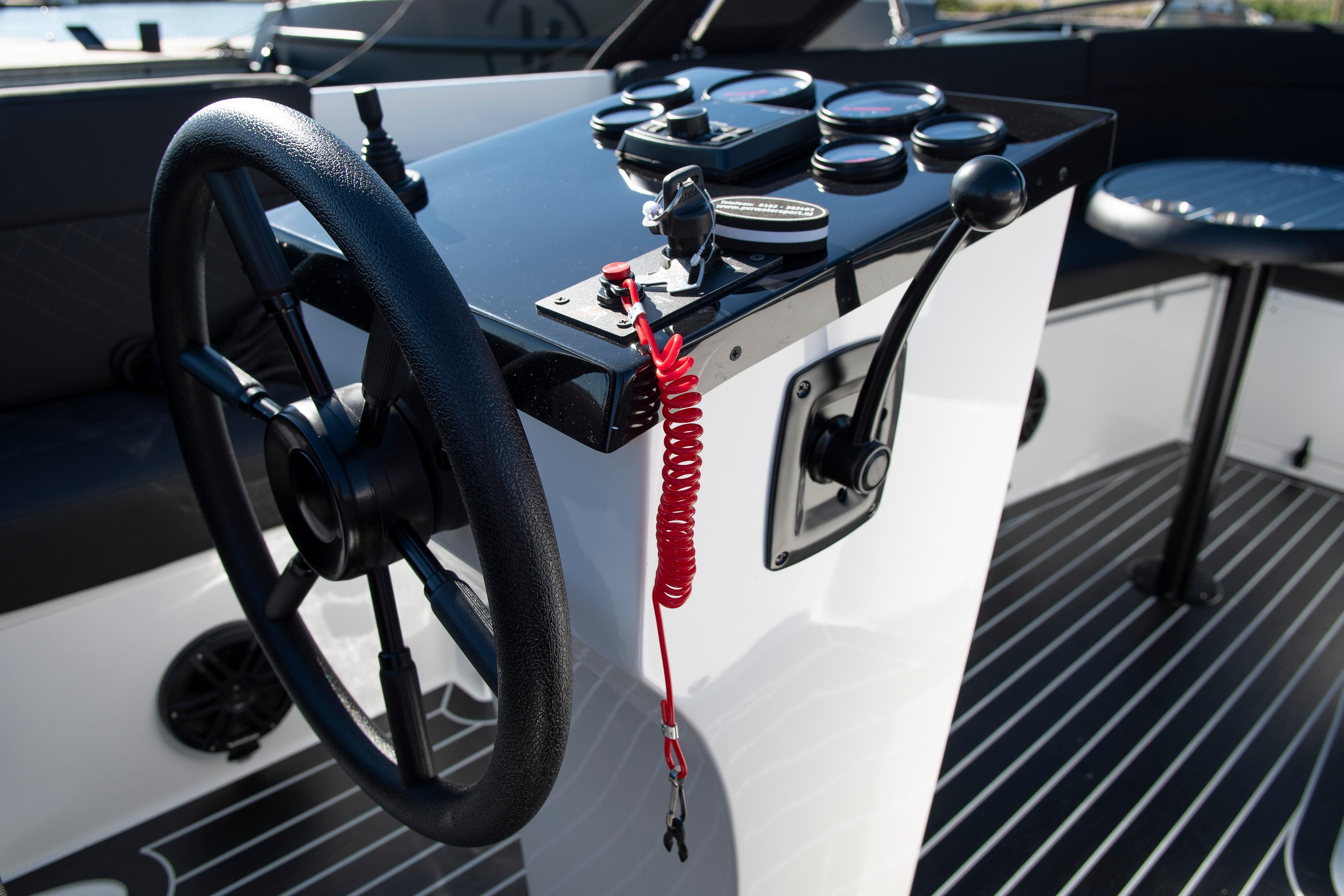 Lago Amore 633 Tender