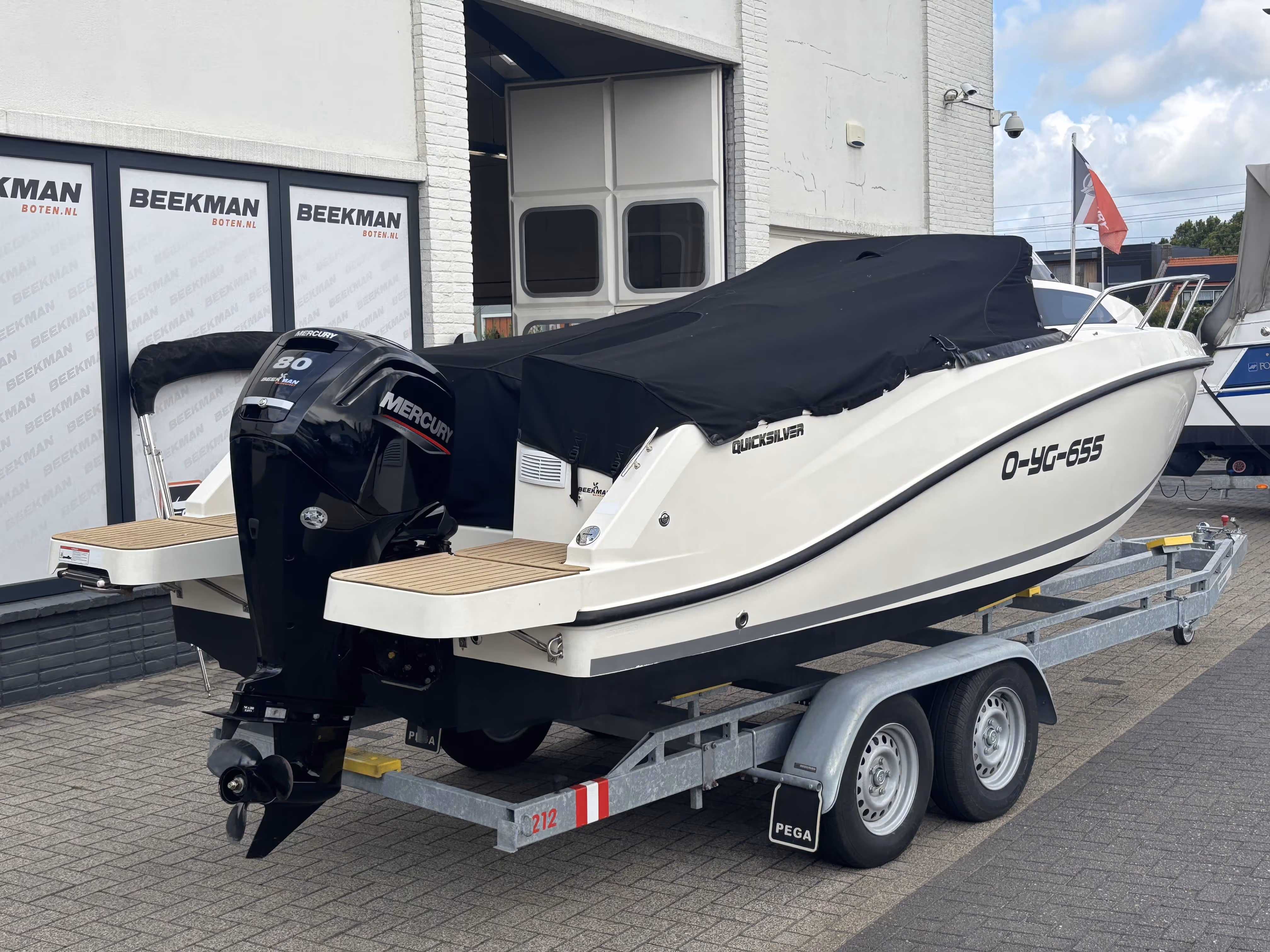 Quicksilver 555 Cabin