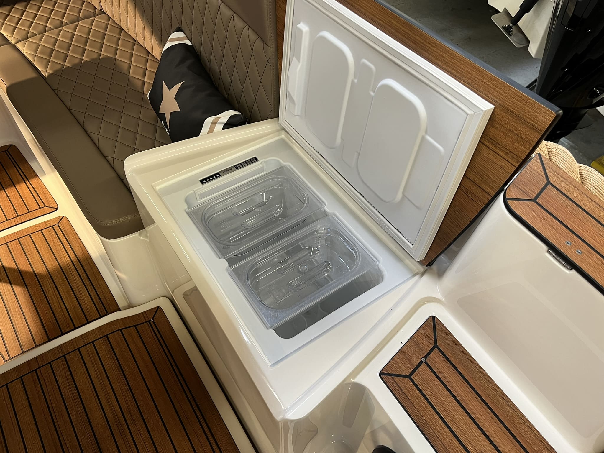 Oud-huijzer 740 Tender