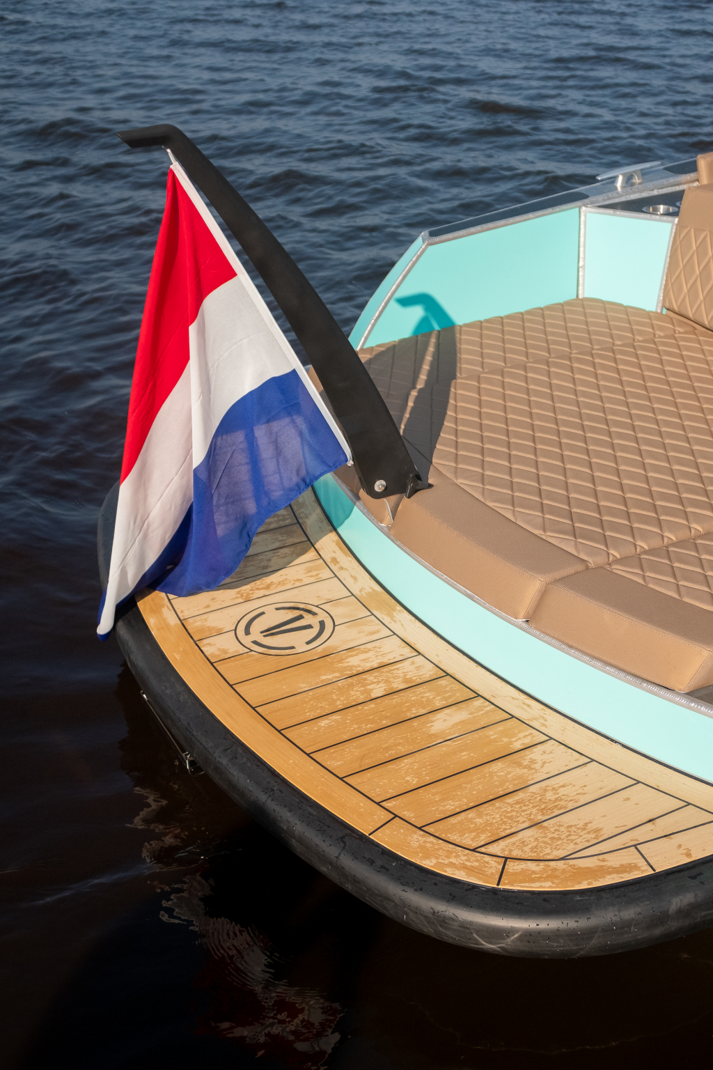 Van Vossen 700 e tender DEMO