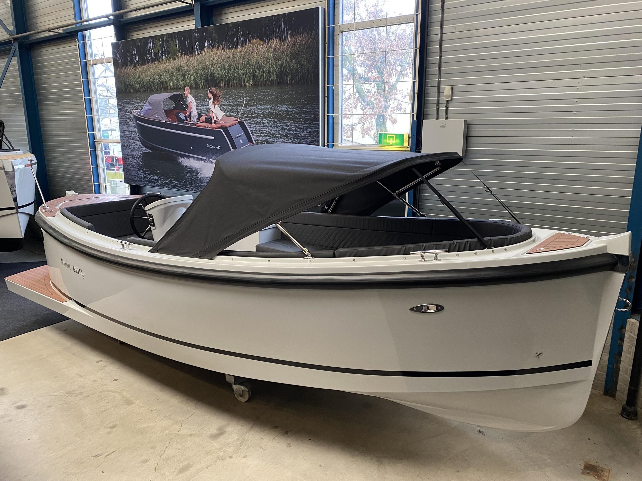 Maxima Boats 650 Flying Lounge Uit Voorraad Leverbaar