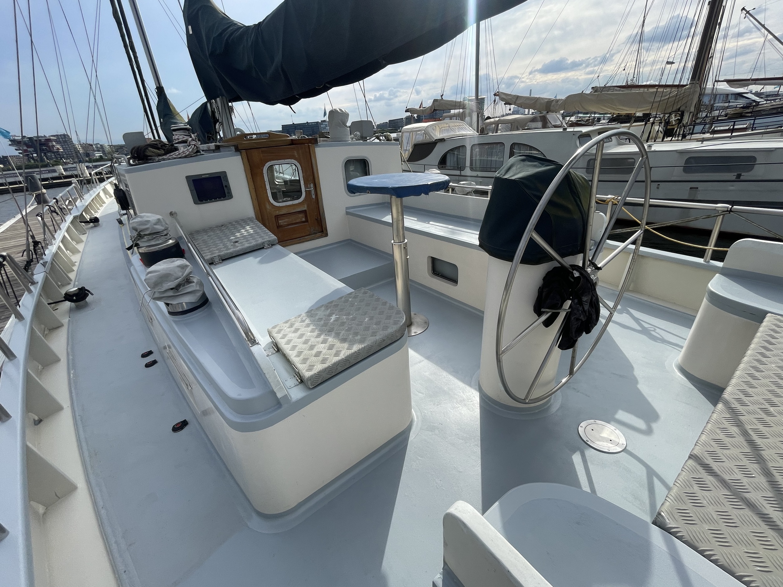 Dykstra Schooner 77, Midzwaard