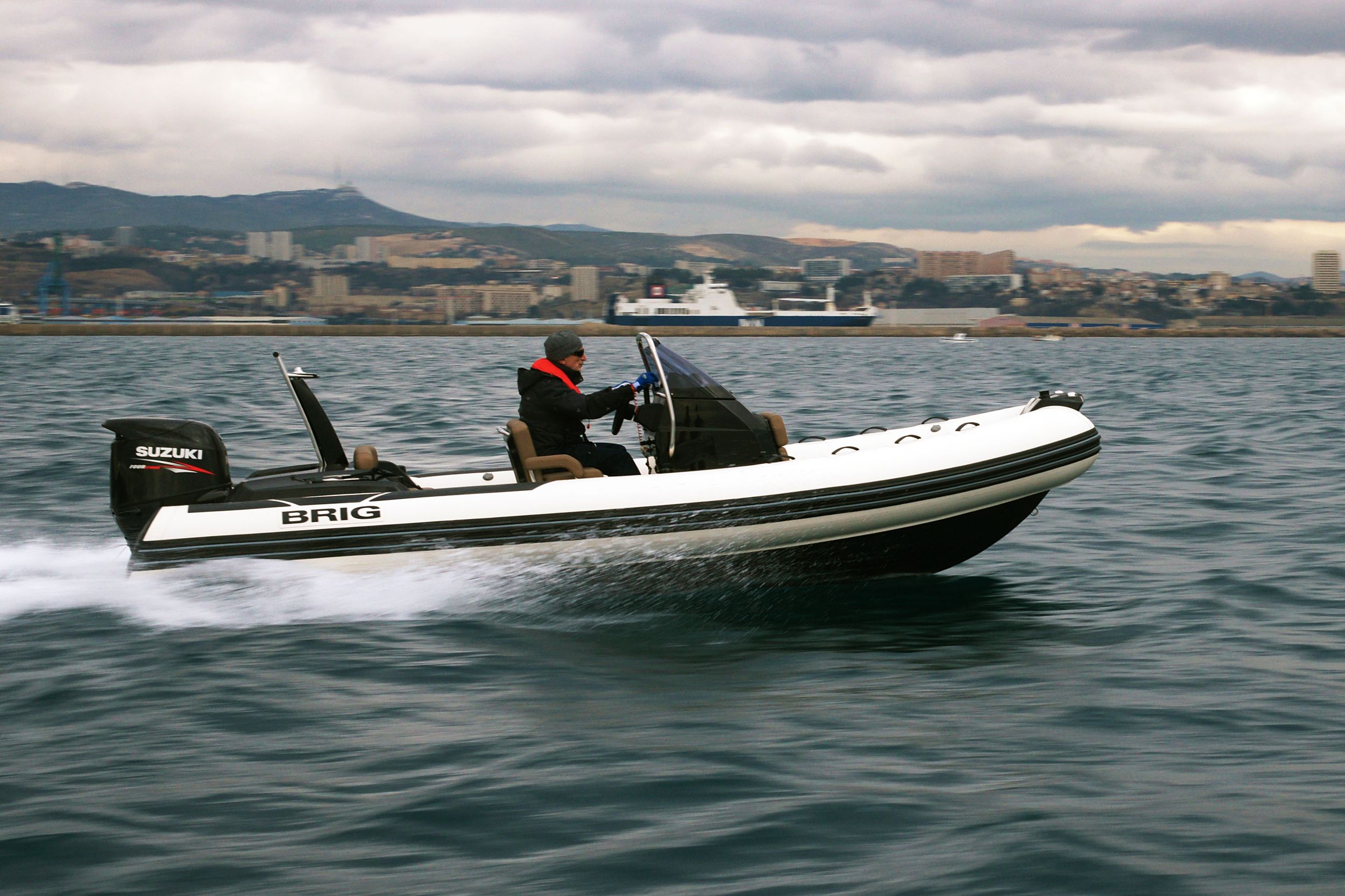 Brig Eagle 6