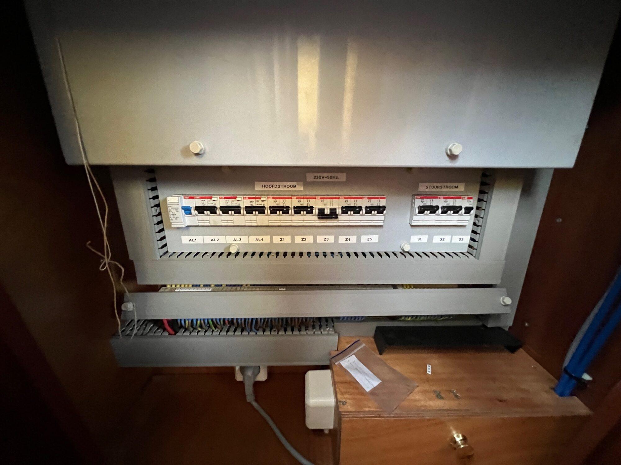 Vripack Vripack Spiegelkotter 12.00 AK Cabrio