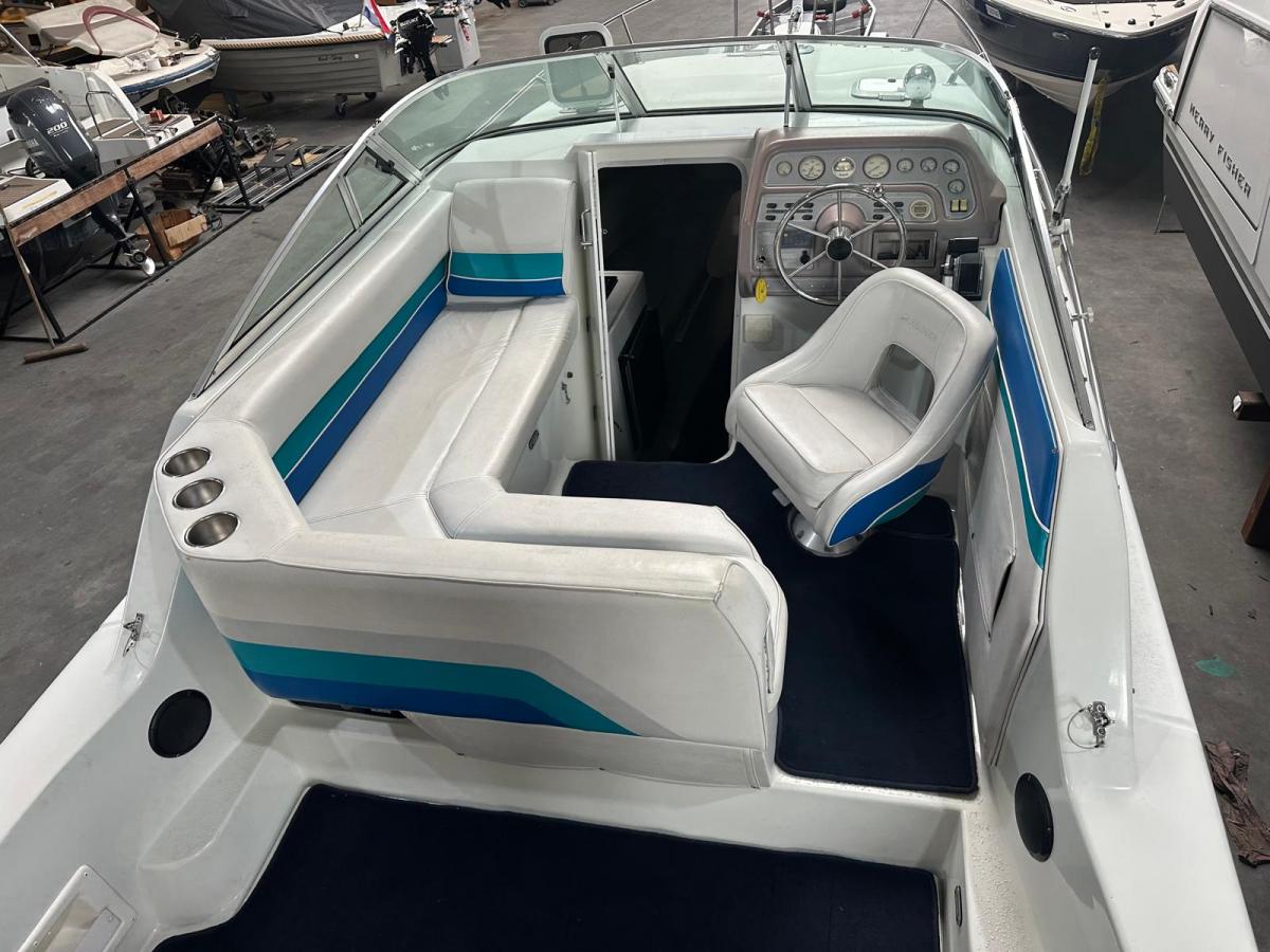 Rinker 260 FIESTA FEE