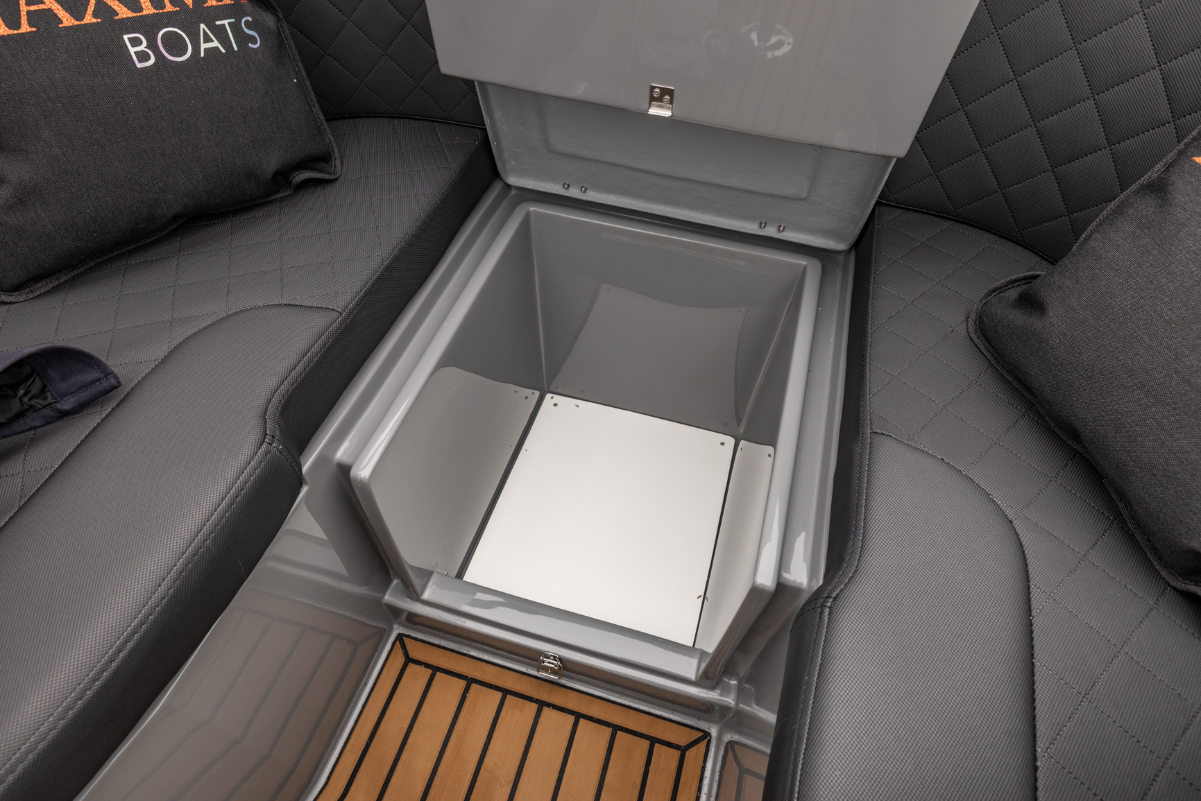 Maxima Boats 680 Sport Lounge met Honda 150 pk op voorraad!