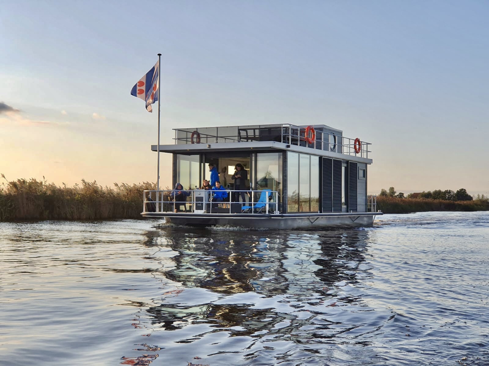 VaarAppartement 'Black Pearl' Houseboat - Panoramahut
