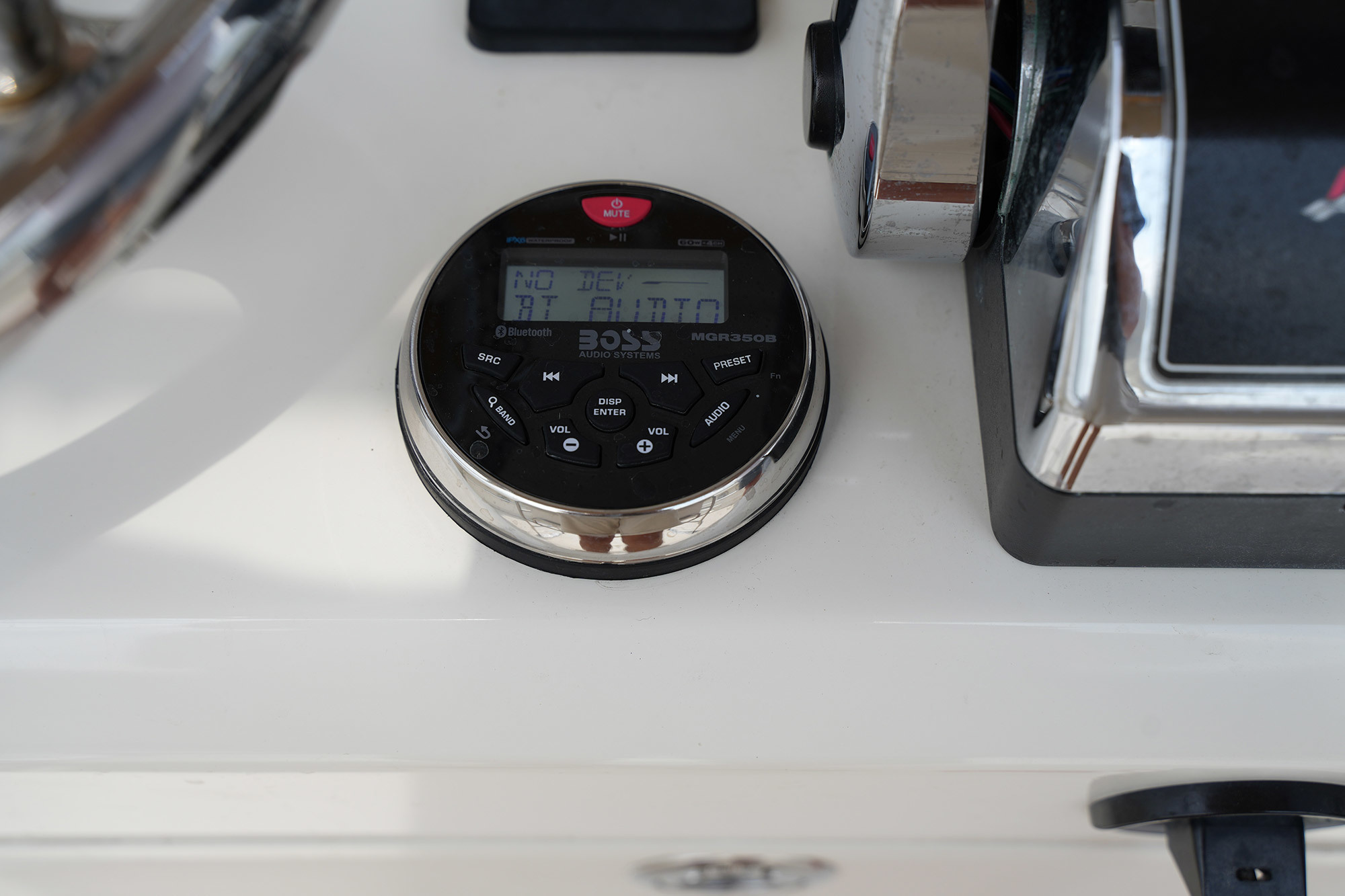 Boston Whaler 270 Outrage