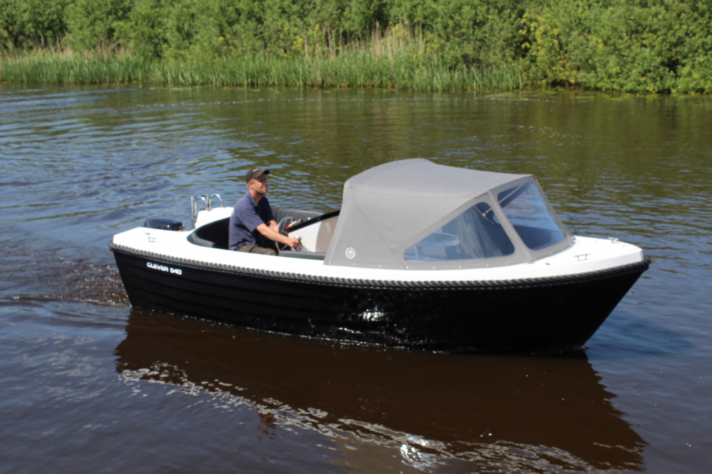 NIEUW! Clever 540 + 15 PK Tohatsu & Cabrioletkap *