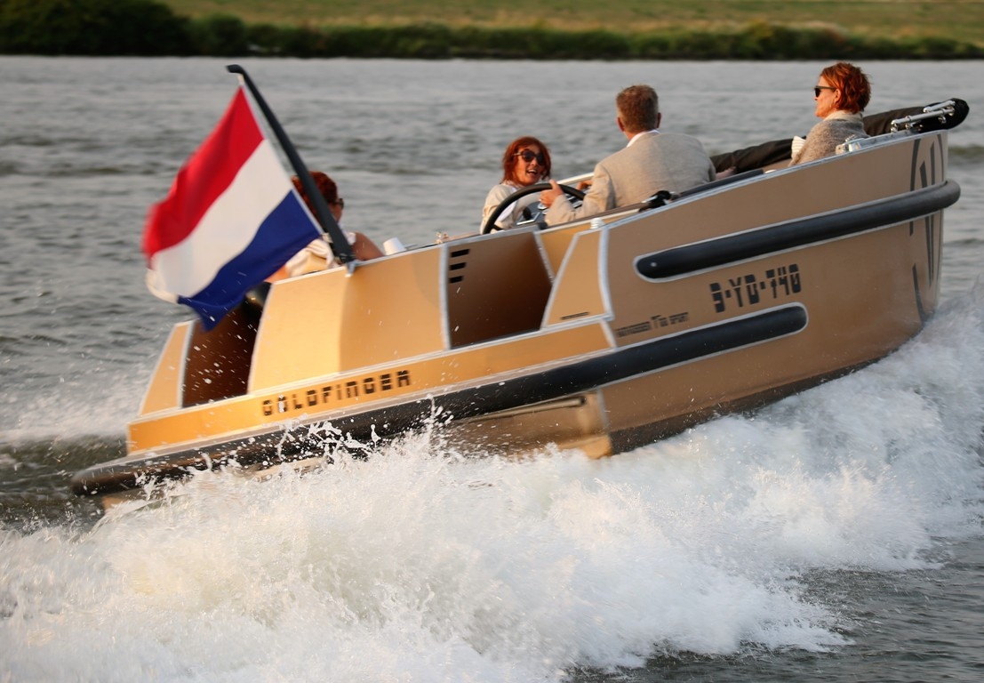 Van Vossen VanVossen Tender 700 (sport)