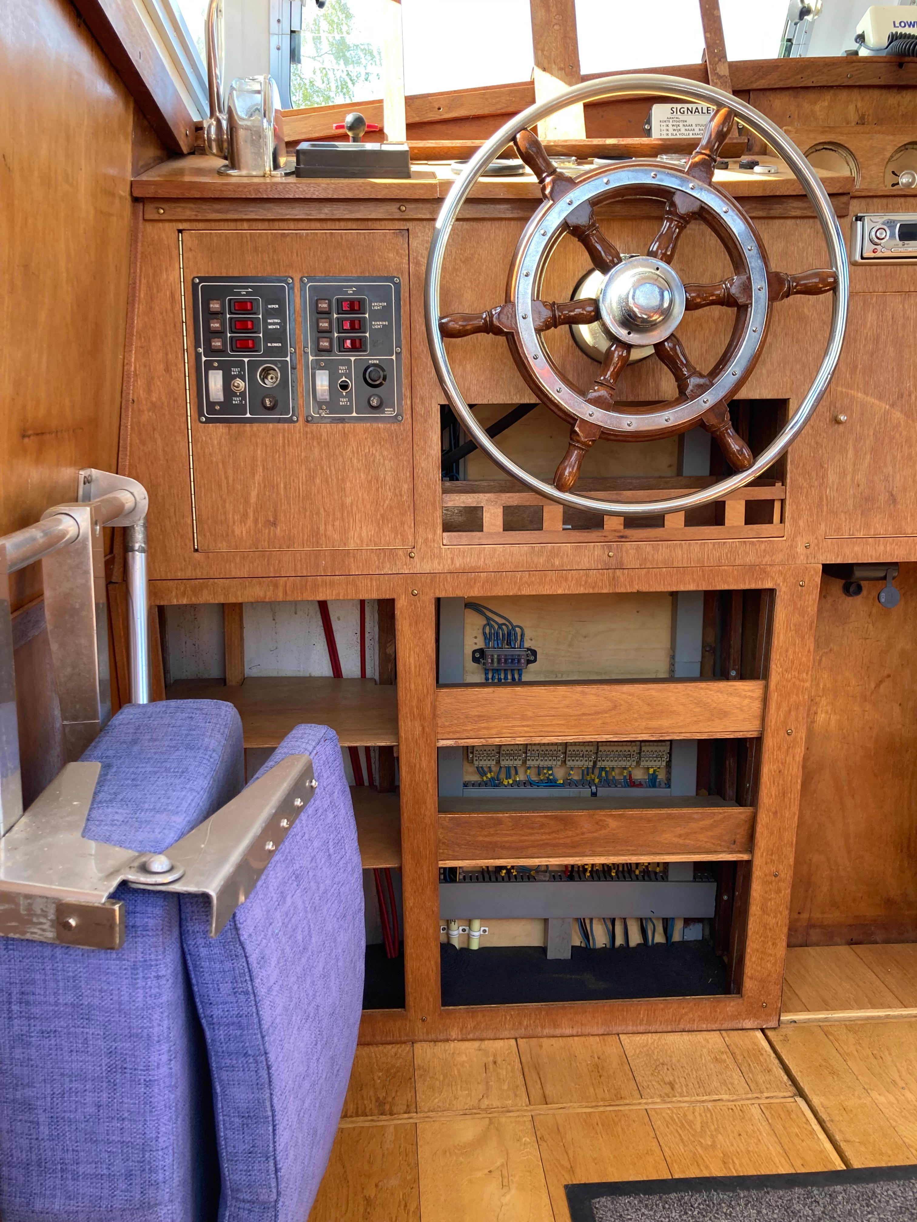 Motor Yacht Super Favorite AK 9.40