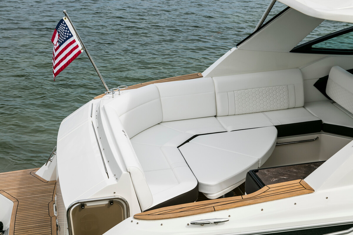 Sea Ray Sundancer 320 OB