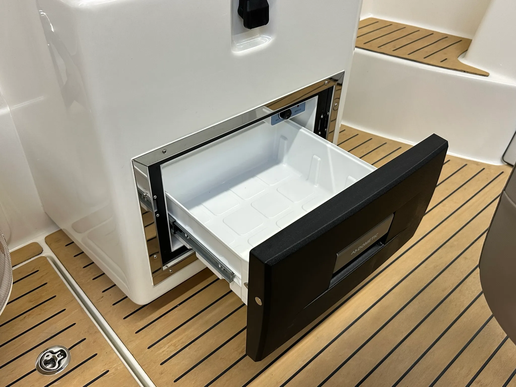 Quicksilver 755 Sundeck