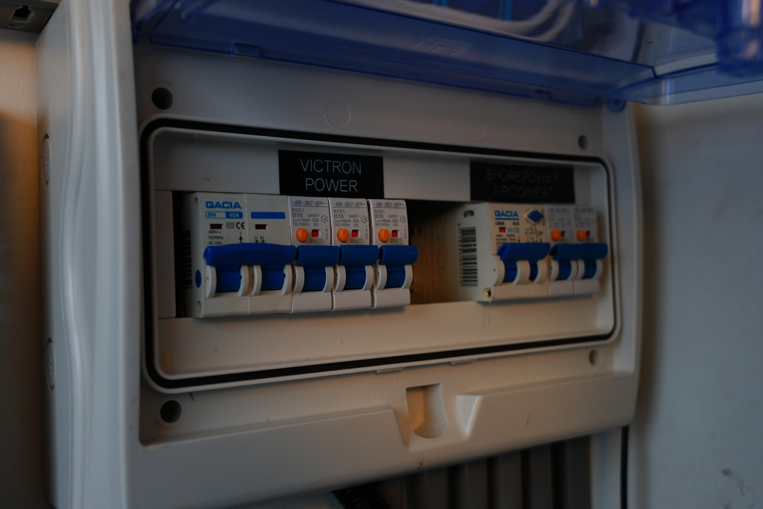 Koopligplaats Sneekermeer Met Apart Te Koop Houseboat 1460 X 500