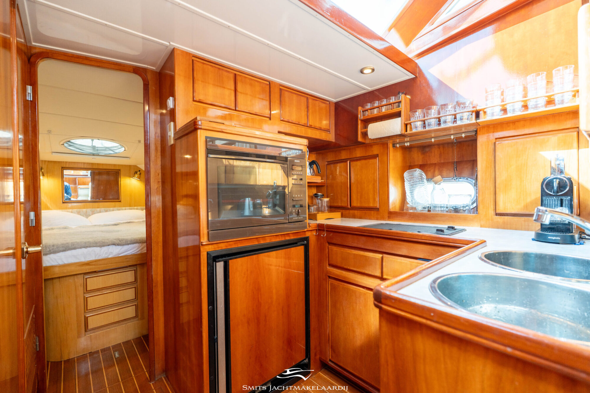 Astor 37 Flybridge
