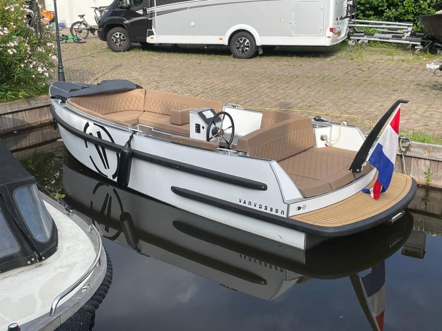 Van Vossen 595 plugin e tender hoofdfoto: 1