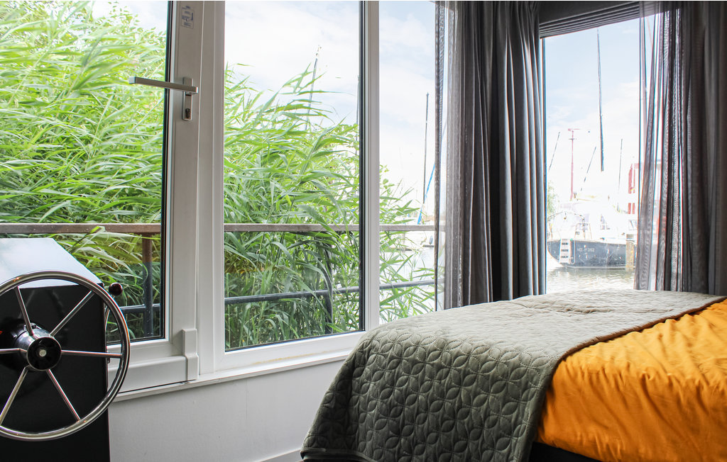 Aquavive Houseboat 1500 Met Vaste Overneembare Ligplaats In Warns