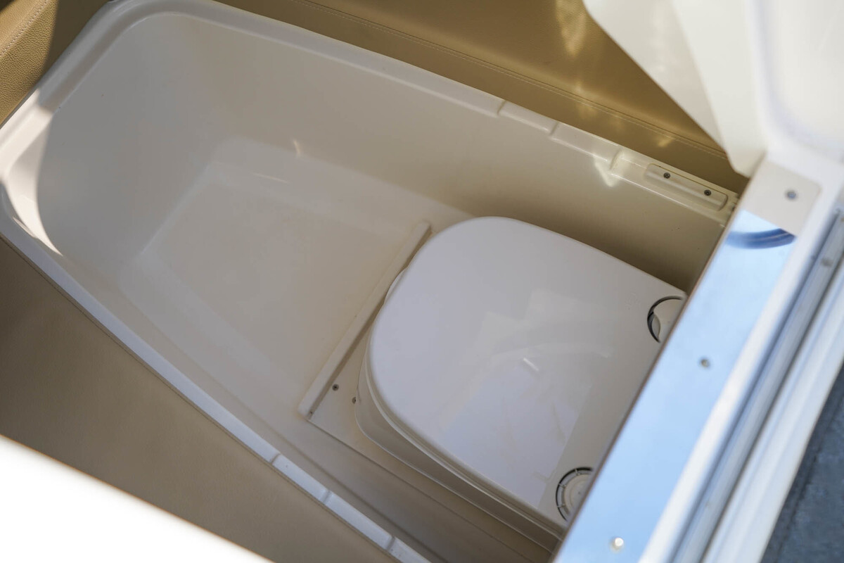 Sea Ray Sun Sport 230