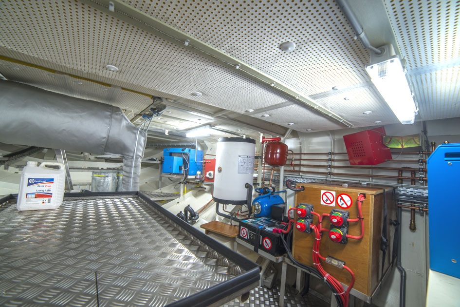 Luxe Motor Cruise 19.75