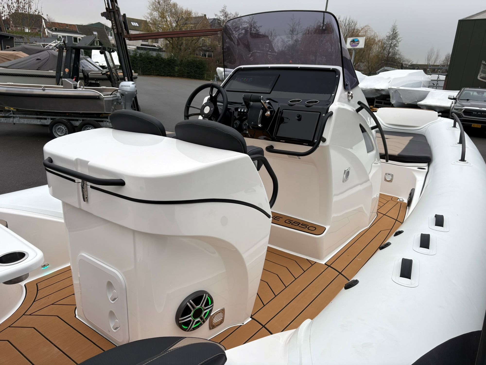 Grand Ribs Grand Golden Line G850 met 2x Mercury V6 225 PK!