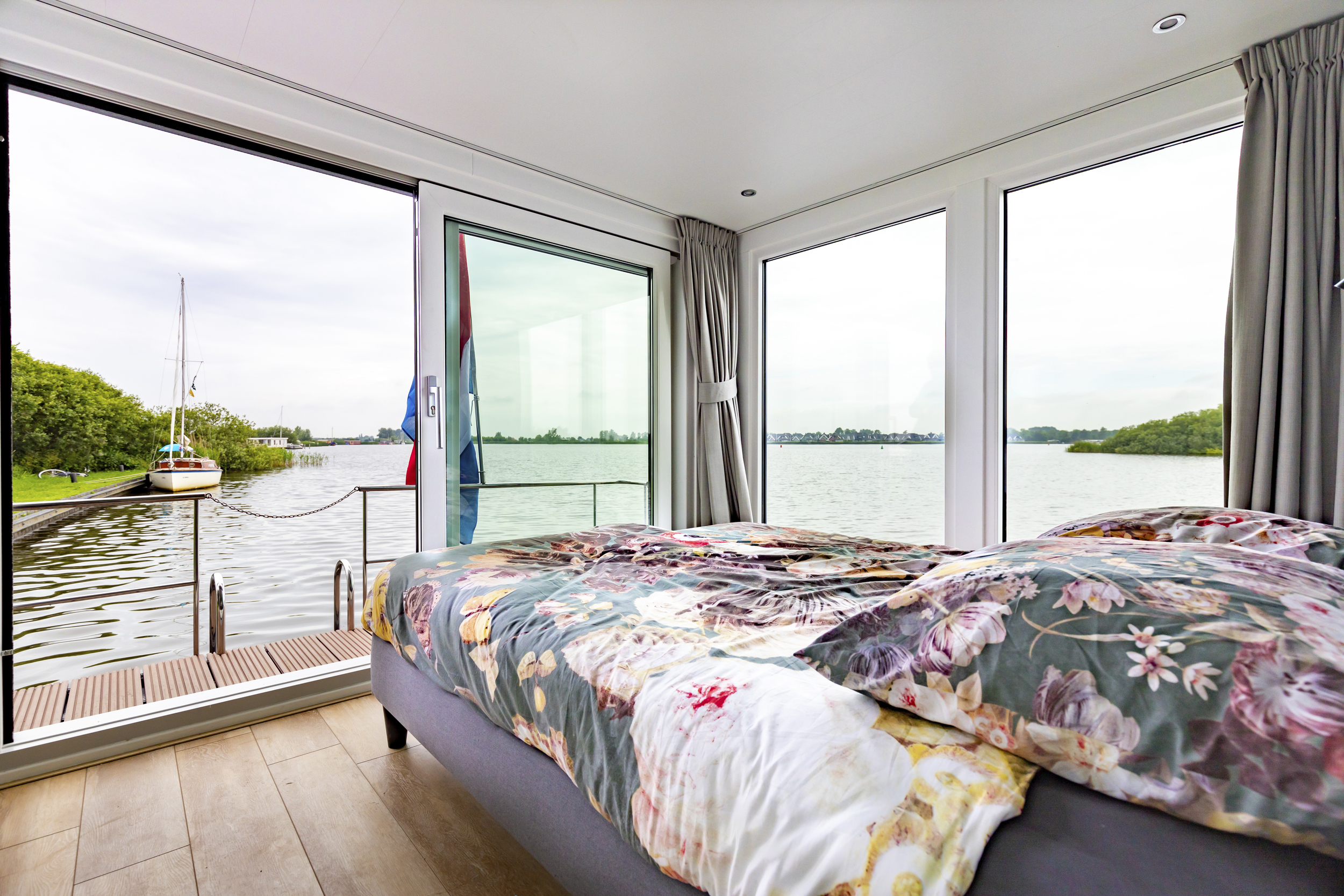 Houseboat Friesland 12.75 X 4.50 (inboard Engine)