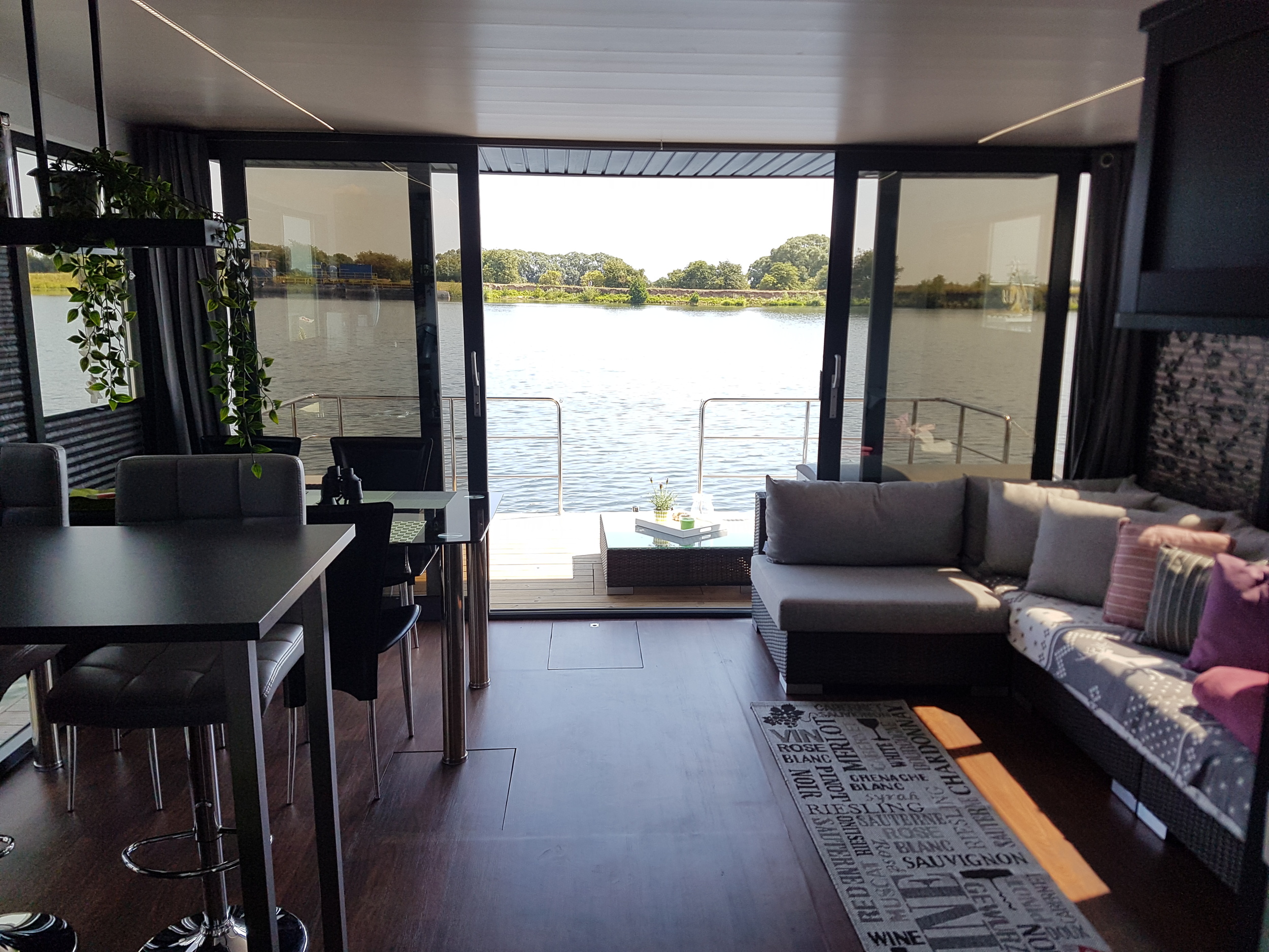 La Mare Houseboat Apartboat XL - NEW