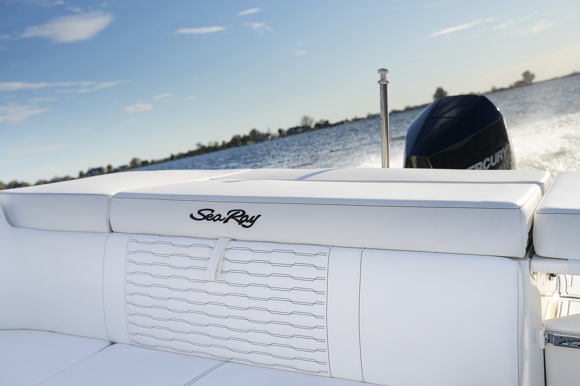 Sea Ray SPX 230 Outboard