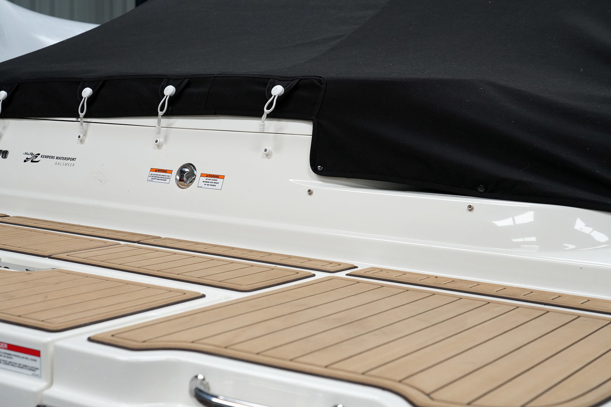 Sea Ray SDX 270